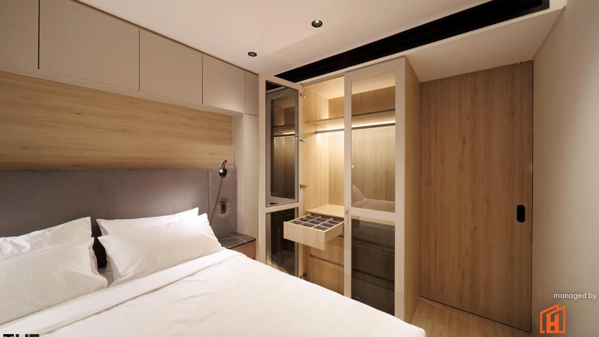 The Ahouse High-End Interior Design Building Daire Ho Şi Min