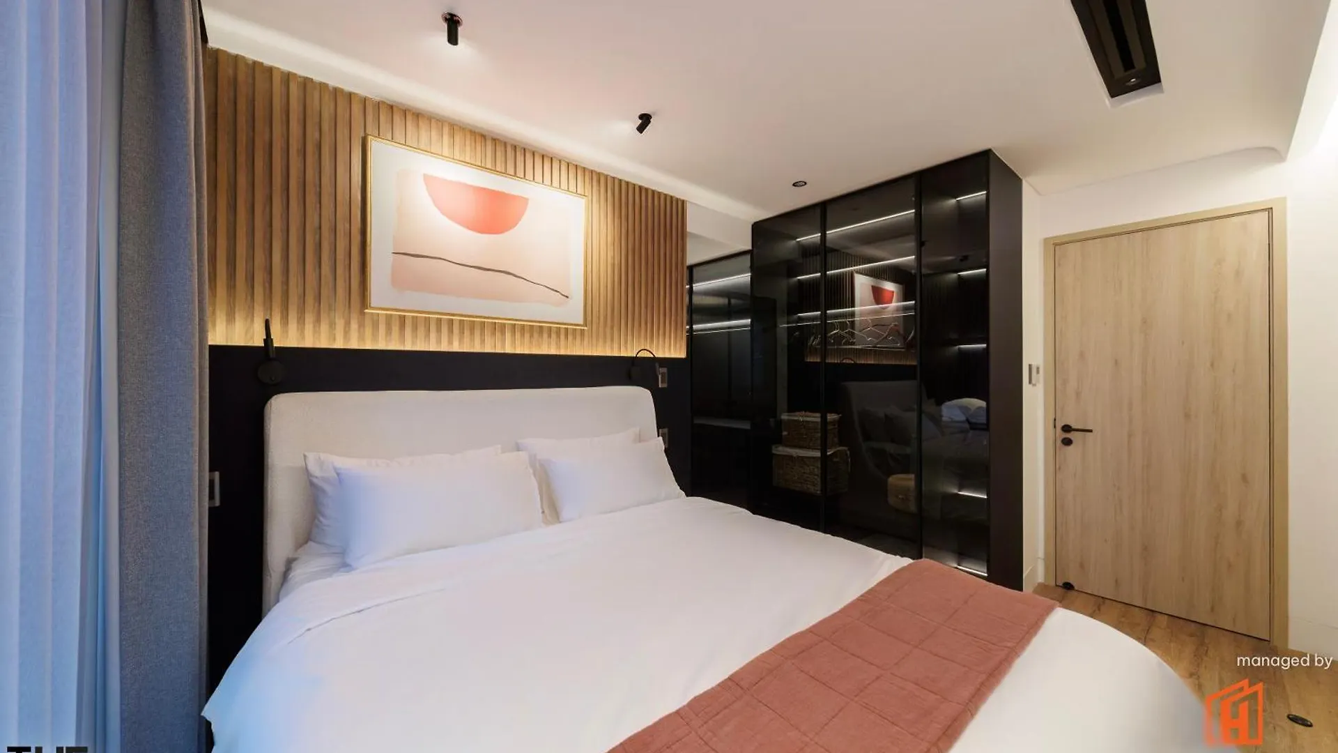 The Ahouse High-End Interior Design Building Apartment Ho Chi Minh City 0*,  Vietnam